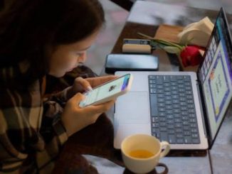 لجنة الاتصالات بالنواب تكشف محاور قانون حماية الأطفال من مخاطر وسائل التواصل - Masrawy